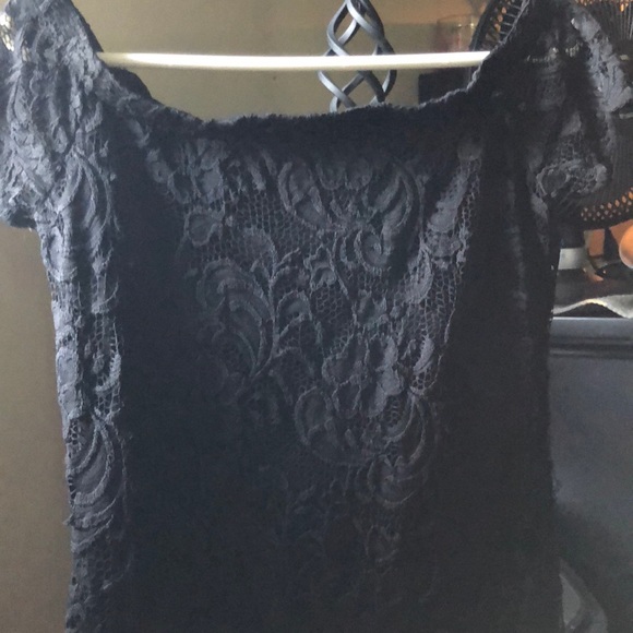 Fitted off the shoulders black dress - Picture 4 of 5